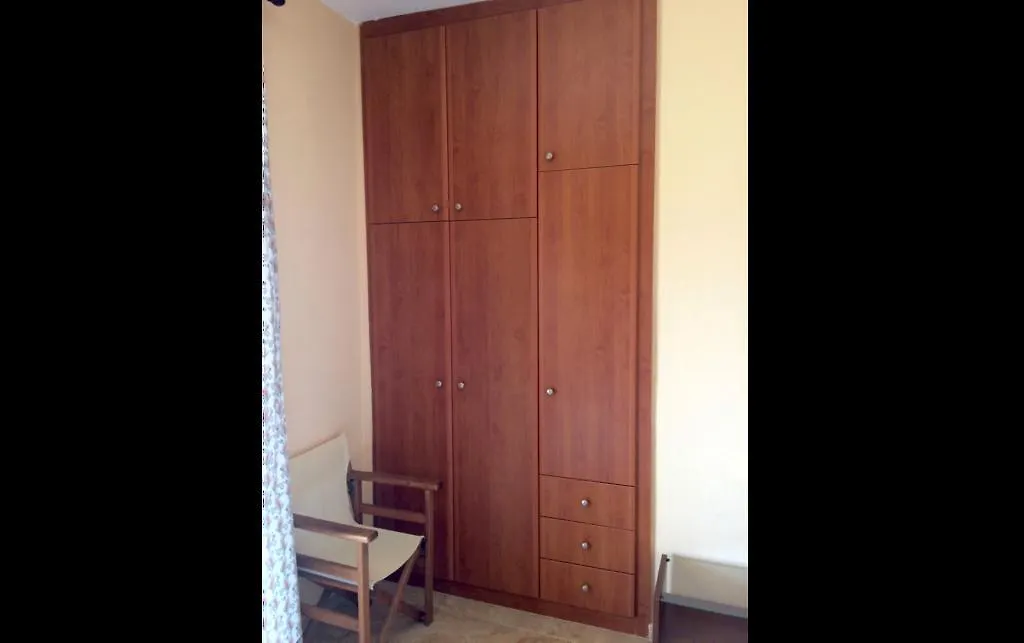 Kostas House Apartman Jerakiní